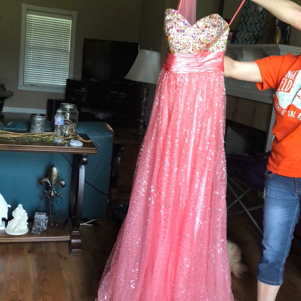 Pink strapless prom dress🌸